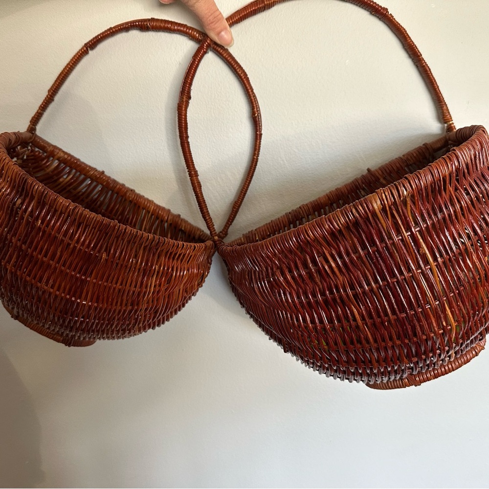 Vintage  Wicker Woven Rustic Wall Basket Pocket Holder Set Of 2, Medium
